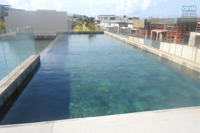 INVEST IN MAURITIUS, APARTMENT WITH SEA VIEW IN A WONDERFUL COMPLEX, NEAR THE BEACH, SHOPS, ACCESSIBLE TO FOREIGNERS