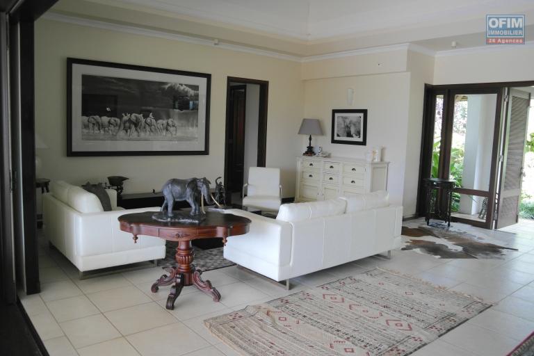 Luxurious Tamarin villa IRS on a golf course 2 steps from the beach