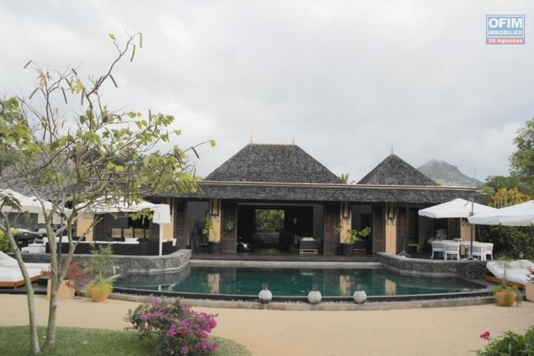 Luxurious Tamarin villa IRS on a golf course with sea view