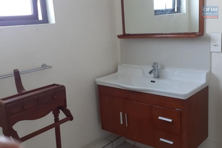 Old four terminals for sale 3 bedroom apartment which has an unobstructed view, located in a secure luxury residence with 2 elevators and 2 covered parking spaces.