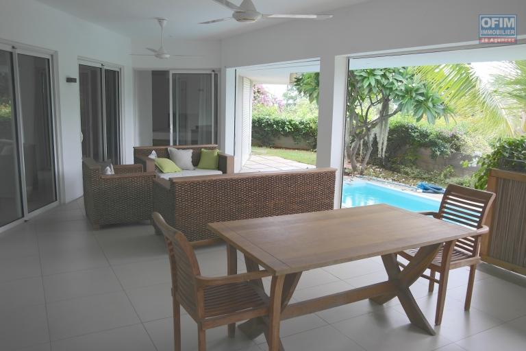 Tamarin for sale nice and bright recent villa with swimming pool, with garage and which has a breathtaking view