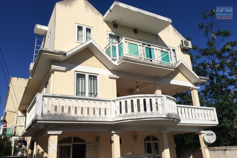 2 bedroom apartment plus office and terrace in a 4-unit house in Pereybre chemin Vieux Moulin