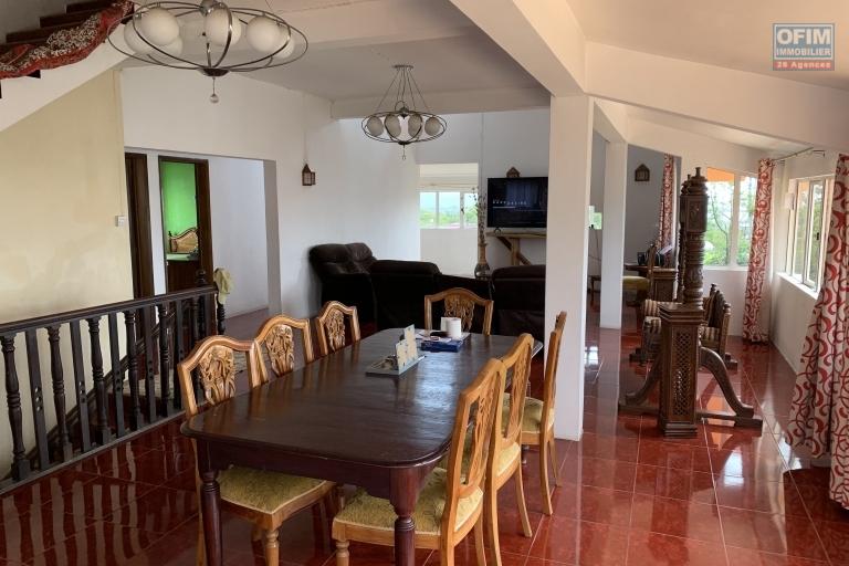 Curepipe 16 mille for sale large six bedroom villa with Garage.