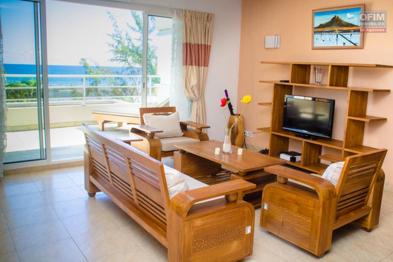 Tamarin for rent pleasant two-bedroom apartment located by the ocean with a swimming pool.