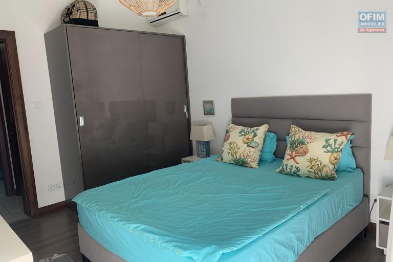 Tamarin for sale and accessible to foreigners, luxury 3 bedroom apartment with a small private swimming pool, garage and store. The elegant, modern apartment with a breathtaking view. With various facilities near the residence