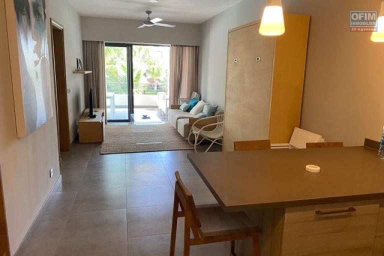 For sale a recent apartment accessible for purchase to non-Mauritians and Mauritian citizens. Located 100 meters from the beach of Mont Choisy, 10 minutes from Grand Baie, the seaside resort on the north coast.