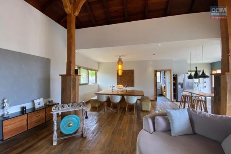 1,050 / 5,000 Translation results  Accessible to foreigners: Here is a villa for sale eligible for purchase by foreigners as well as Mauritians, this villa gives a permanent residence permit to the whole family.