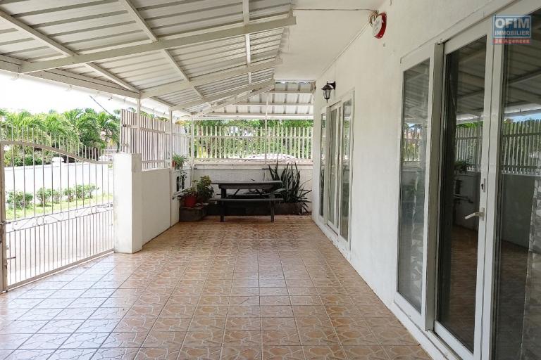 For sale duplex very well placed in a small residence of 4 units not far from the public beach with all amenities in Trou aux Biches.