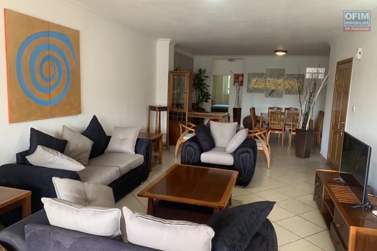 Trianon for rent pleasant three-bedroom apartment located on the ground floor of a secure residence with swimming pool and gym.