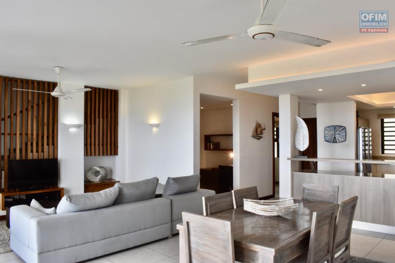 Tamarin for sale 3 bedroom penthouse accessible to foreigners located in a residence with sea view.