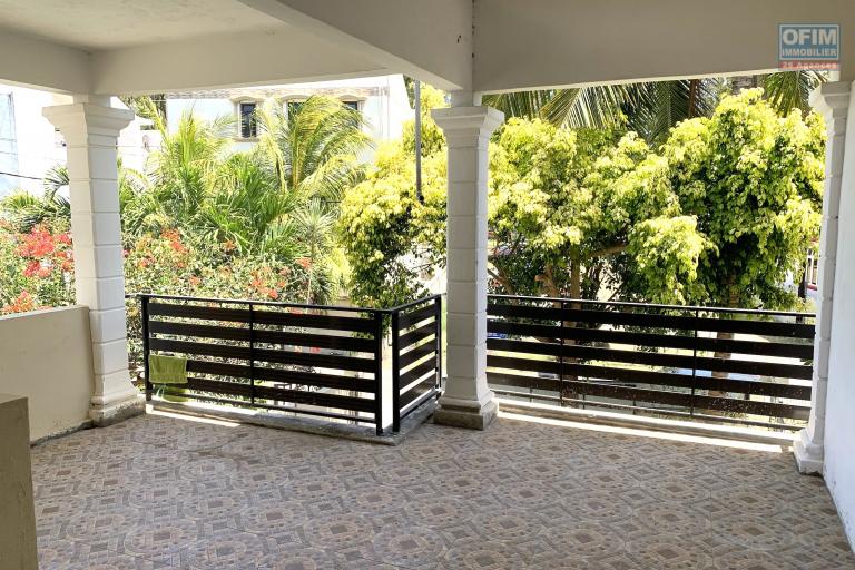 Flic En Flac for rent Duplex four bedrooms located 20 m from the quiet beach.