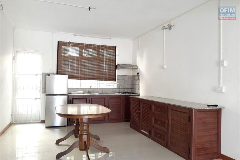 Black River for rent 2 bedroom apartment ideally located near the beach and shops.