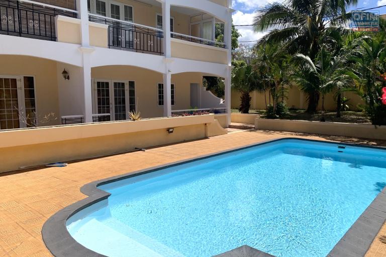  Flic En Flac for rent three bedroom apartment located in a beautiful residence with swimming pool and quiet parking.