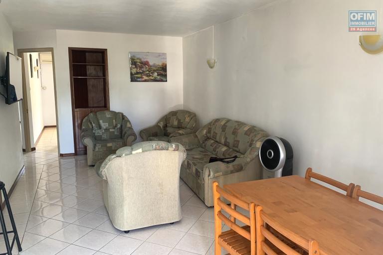  Flic En Flac for rent three bedroom apartment located in a beautiful residence with swimming pool and quiet parking.