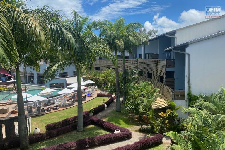 For sale a recent apartment accessible for purchase to non-Mauritians and Mauritian citizens. Located 100 meters from Trou aux Biches beach, 10 minutes from Grand Baie, the seaside resort on the north coast.