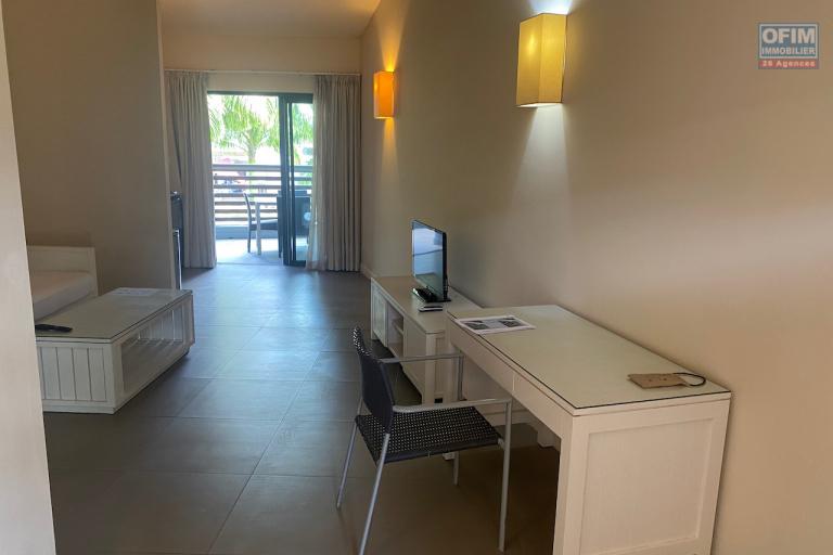 For sale a recent apartment accessible for purchase to non-Mauritians and Mauritian citizens. Located 100 meters from Trou aux Biches beach, 10 minutes from Grand Baie, the seaside resort on the north coast.
