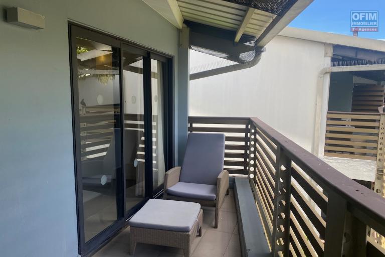 For sale a recent apartment accessible for purchase to non-Mauritians and Mauritian citizens. Located 100 meters from Trou aux Biches beach, 10 minutes from Grand Baie, the seaside resort on the north coast.