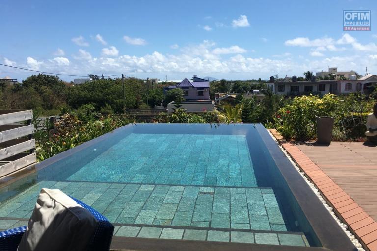 Resale RES villa in Grand Gaube with sea view accessible to foreigners and Mauritians, with the obtaining of a permanent residence permit for the whole family.