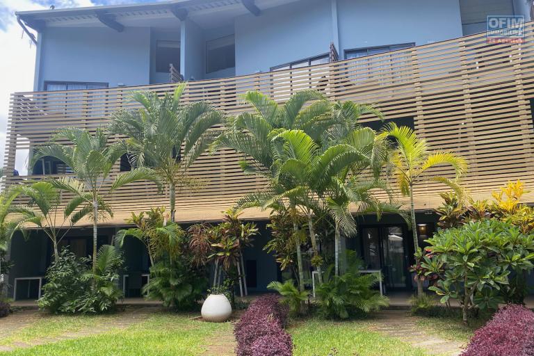 For sale an apartment eligible for purchase to foreigners and Mauritians located in a residence 50 meters from the beach of Trou aux Biches.