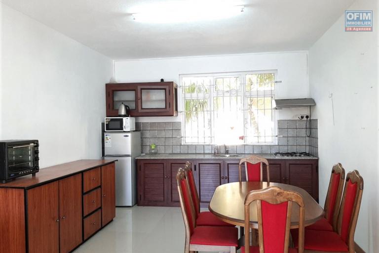 Black River for rent 2 bedroom apartment located a few minutes walk from the beach and shops.