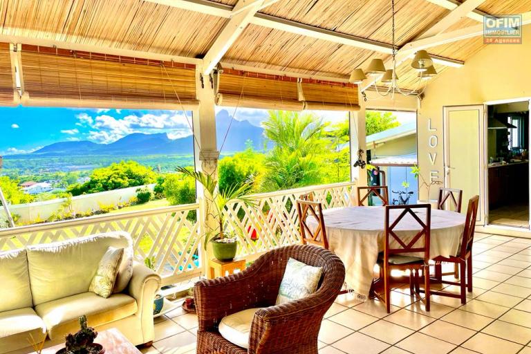 Tamarin for sale pleasant and beautiful five-bedroom villa with swimming pool in a quiet area with an exceptional view located in a residential area.