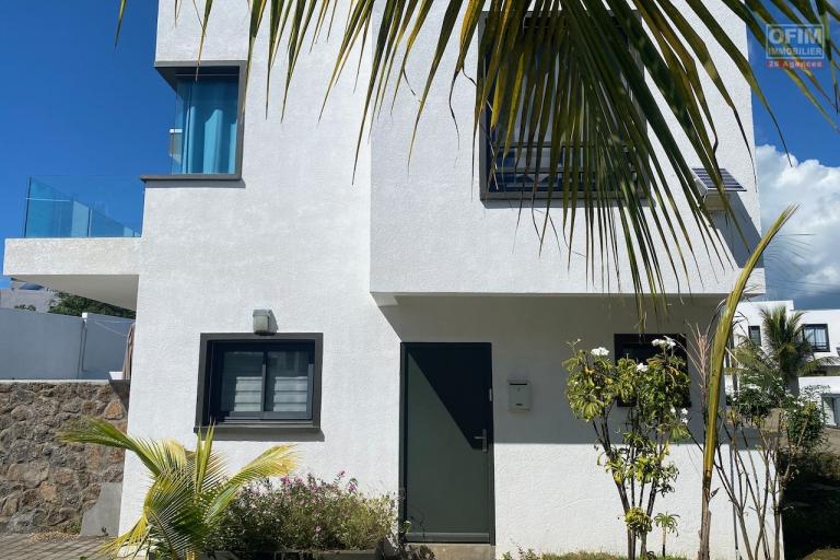 For sale very beautiful contemporary villa with PDS status eligible for purchase to foreigners with the permanent residence permit for the whole family in Pereybère.