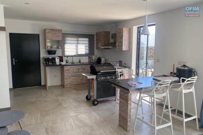 For sale very beautiful contemporary villa with PDS status eligible for purchase to foreigners with the permanent residence permit for the whole family in Pereybère.