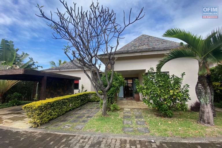 For sale a villa in a small complex of 8 villas under RES status eligible for purchase to foreigners with a permanent residence permit in the Grand Baie region on the north coast.