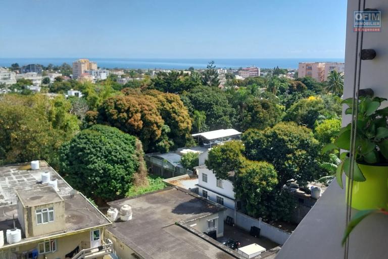 For sale penthouse of good standing with a sea view in Beau Bassin, 2 minutes from the city center and all amenities.