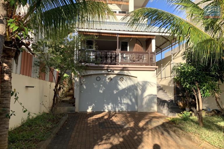 Flic en Flac for sale charming 3 bedroom villa with garage located in a quiet residential area five minutes from the beach and shops by foot.