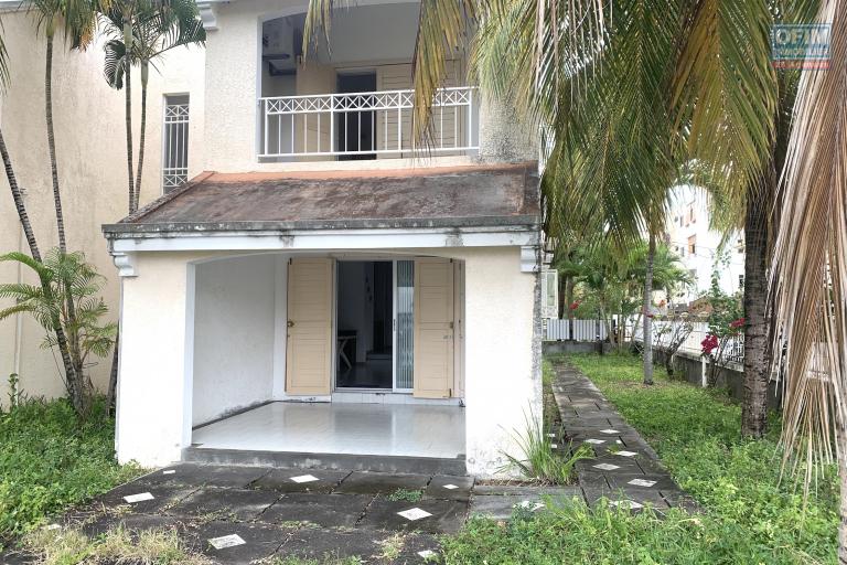 Flic en Flac for sale 3 bedroom duplex located 3 minutes from the beach on foot in a quiet area.