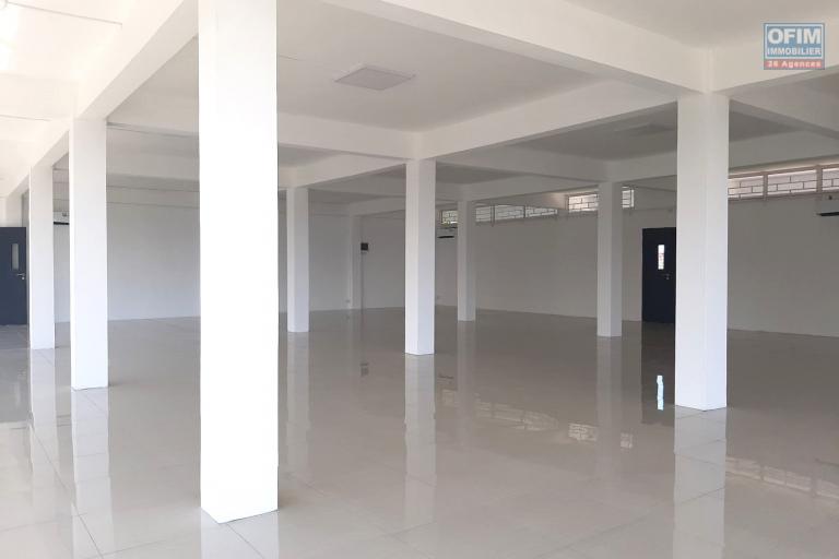 Beau Bassin for rent,  plateau of 288m², very well located and ideal for a call center, a showroom or offices.