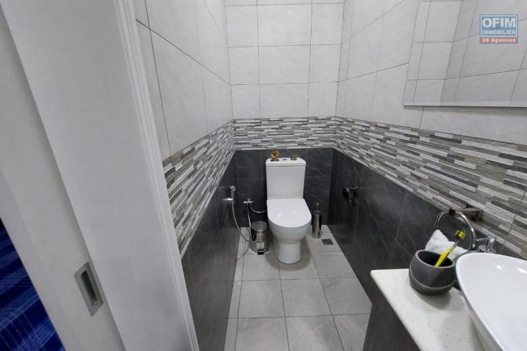 For rent: Charming apartment on the 3rd floor of a building offering a magnificent view from the terrace.