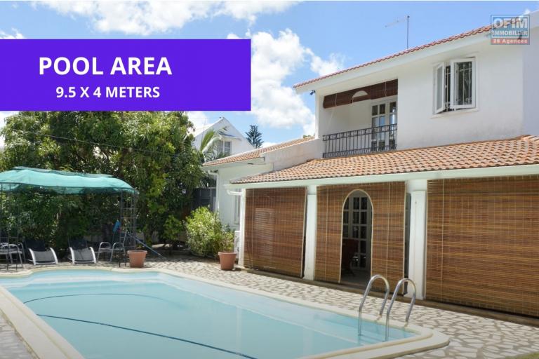 Tamarin for rent pleasant villa 3 bedrooms 1 office with swimming pool and garage in a quiet area