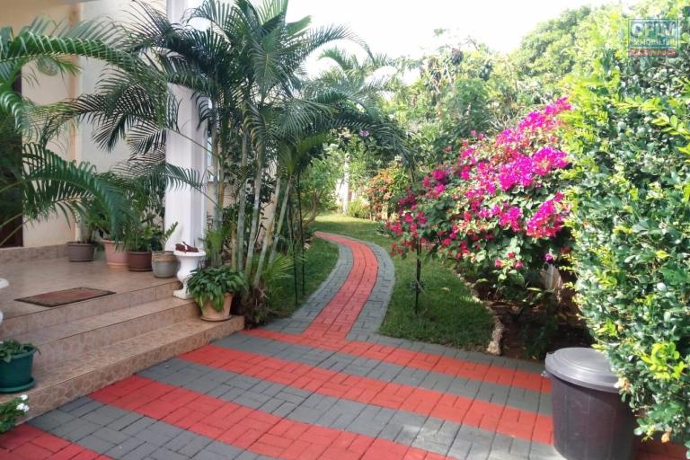 Flic en Flac for sale large 6 bedroom villa with garage located in a peaceful area 7 minutes walk from the beach and shops.