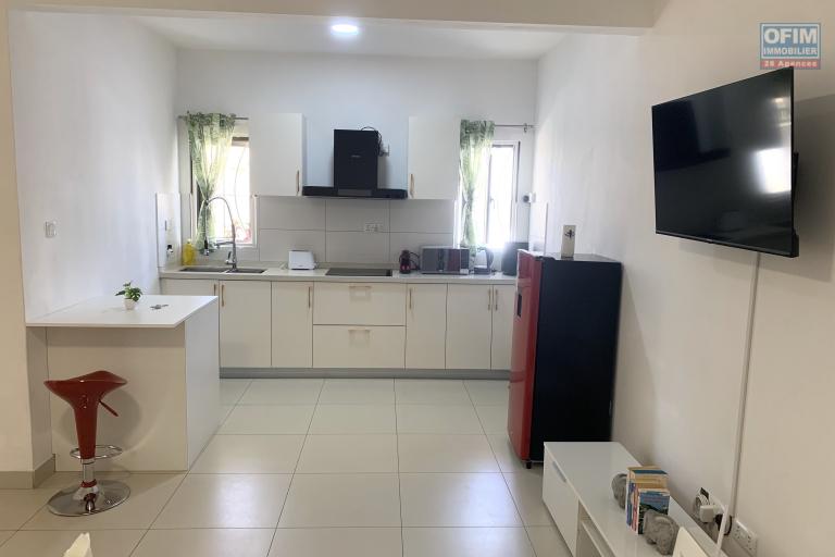 Flic en Flac for sale recent 2 bedroom apartment with swimming pool located on the quiet ground floor and 5 minutes from the beach on foot.
