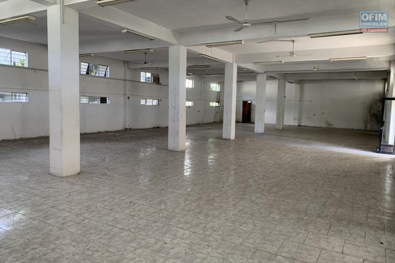 Flic en Flac for sale building located in the heart of Flic en Flac with elevator and parking.