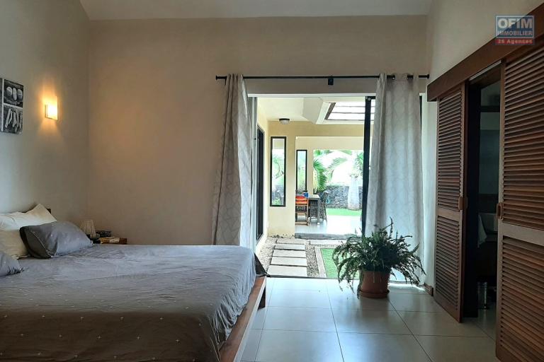 Tamarin for rent semi-furnished house with 4 bedrooms located in a renowned secure domain, offering calm and privacy.
