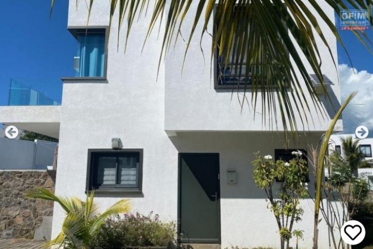 For sale very beautiful contemporary villa PDS eligible for purchase by Malagasy people and foreigners with permanent residence permit in Pereybère.