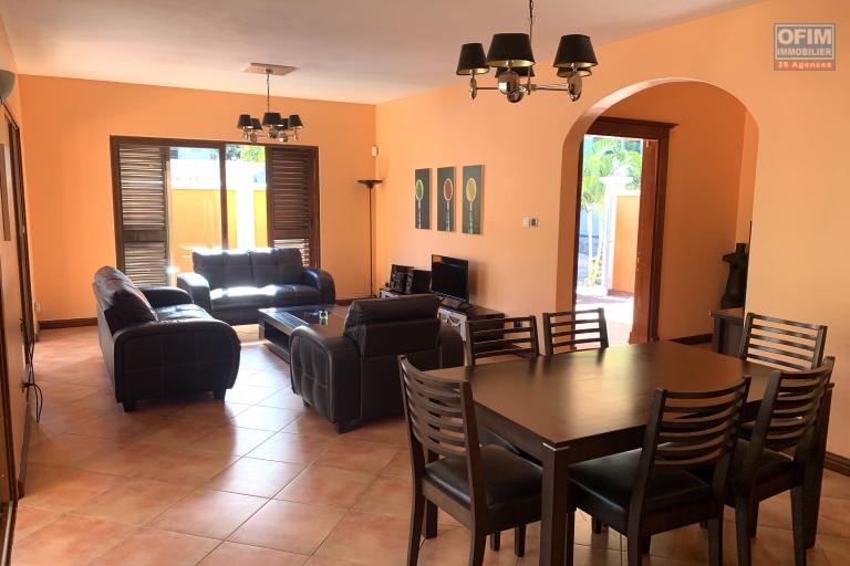 Flic En Flac has rented a splendid four-bedroom villa with swimming pool and garage in a quiet area 100 meters from the beach.