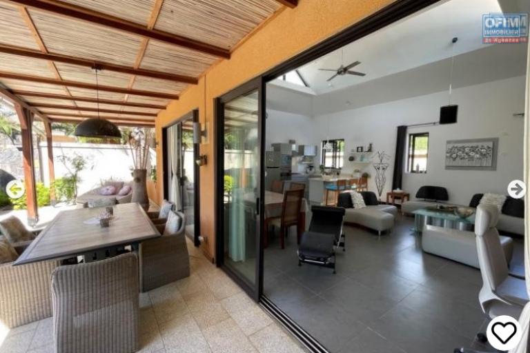 For sale magnificent 3 bedroom villa with private swimming pool in a wonderful secure domain, accessible to Madagascans and foreigners for purchase.
