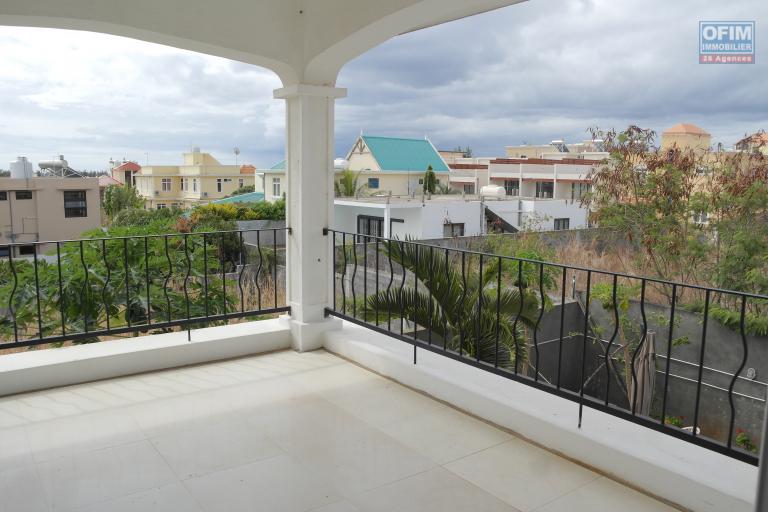 Flic En Flac for rent 2 bedroom apartment with swimming pool located in a quiet and residential area.