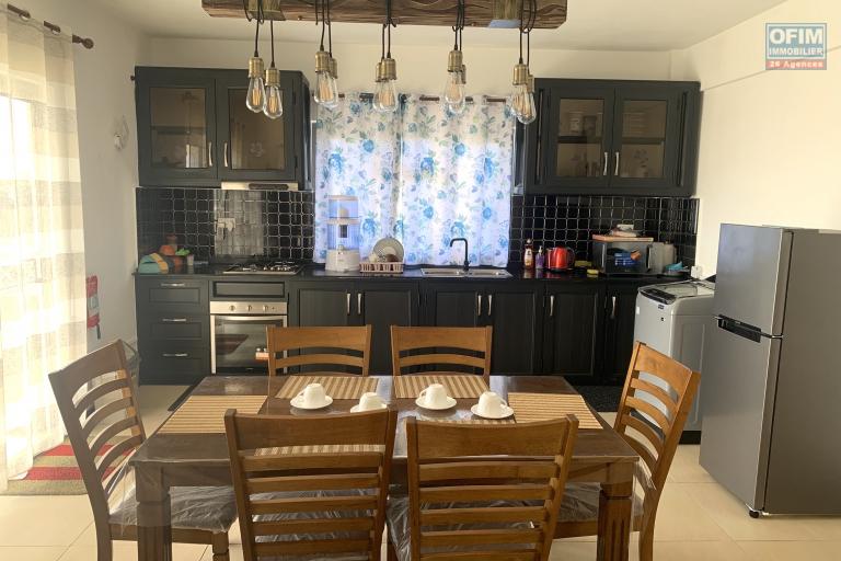  Flic en Flac for rent magnificent 3 bedroom apartment in the city center with swimming pool, elevator and covered parking.