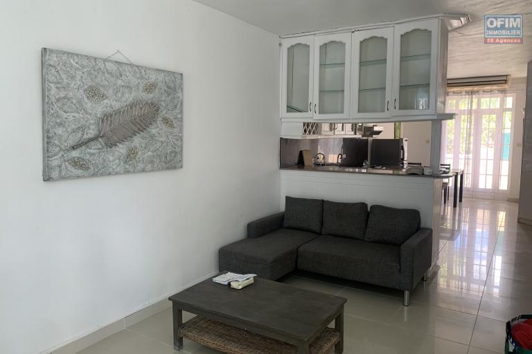 Sale Apartment TAMARIN - RIVIERE NOIRE - MORNE – photo 3 of 8 – Open-plan kitchen
