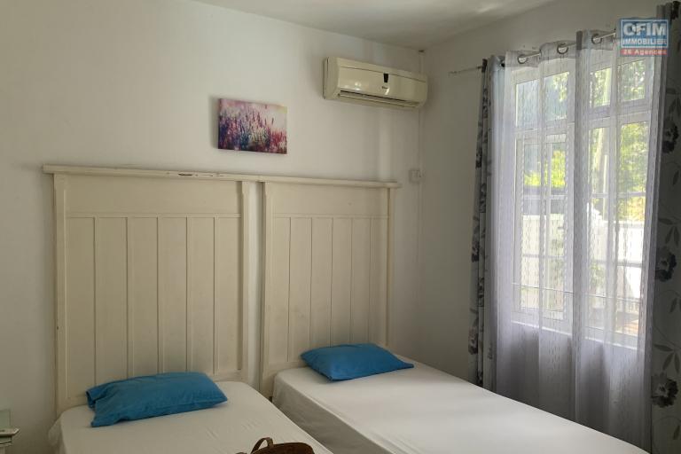 Sale Apartment TAMARIN - RIVIERE NOIRE - MORNE – photo 6 of 8 – Bright bedroom