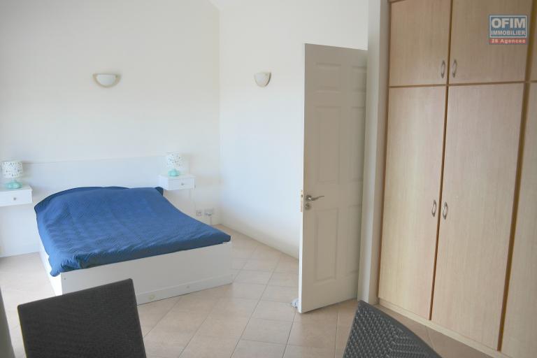  Black River for rent 3 bedroom duplex apartment located on the top floor of a secure residence with swimming pool and ocean view.