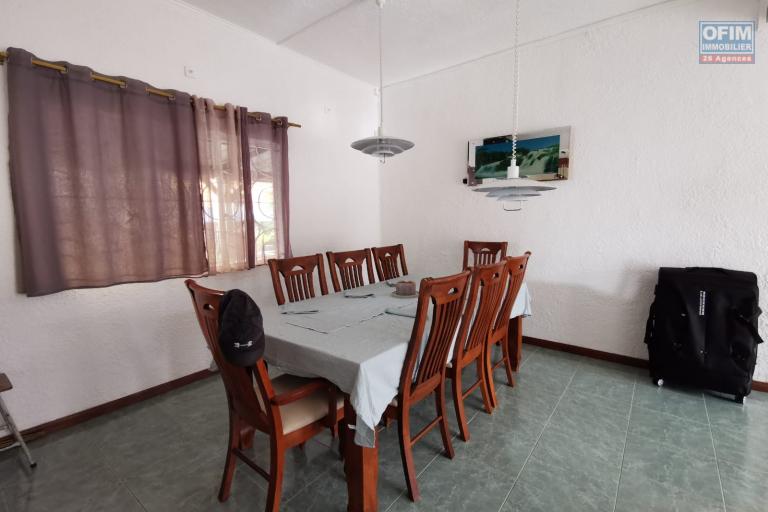 Flic en Flac for sale 3 bedroom villa with swimming pool and kiosk located in the heart of the quiet seaside resort.