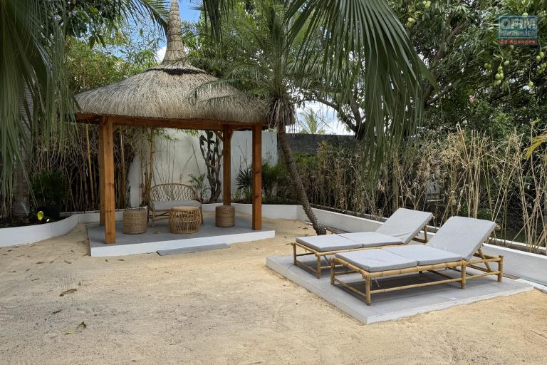 Sale House / Villa TAMARIN - RIVIERE NOIRE - MORNE – photo 3 of 16 – Terrace