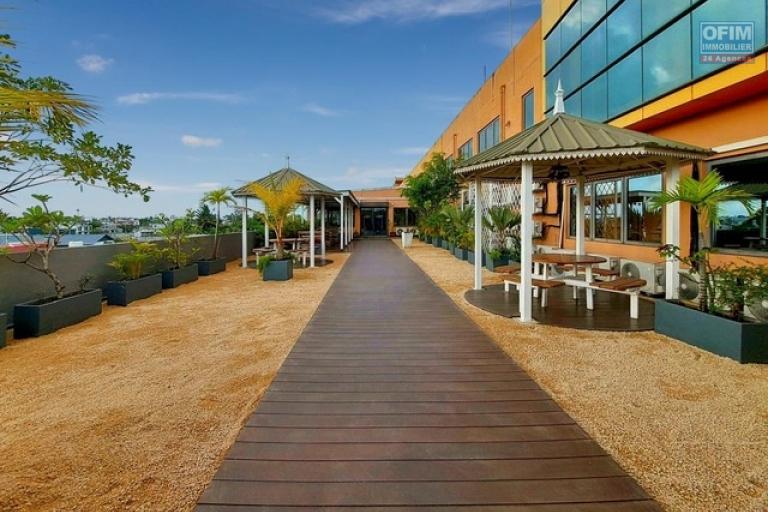 Your tailor-made office, at the heart of the action!