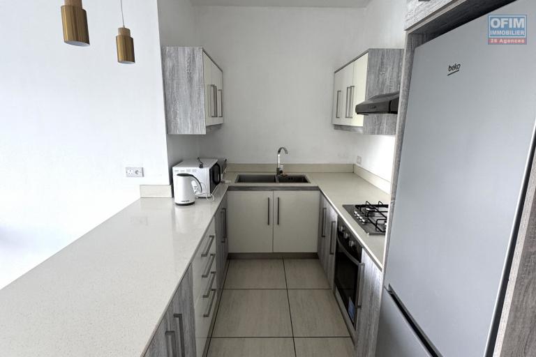Flic en Flac for sale, accessible to foreigners, luxury 2-bedroom apartment with swimming pool.